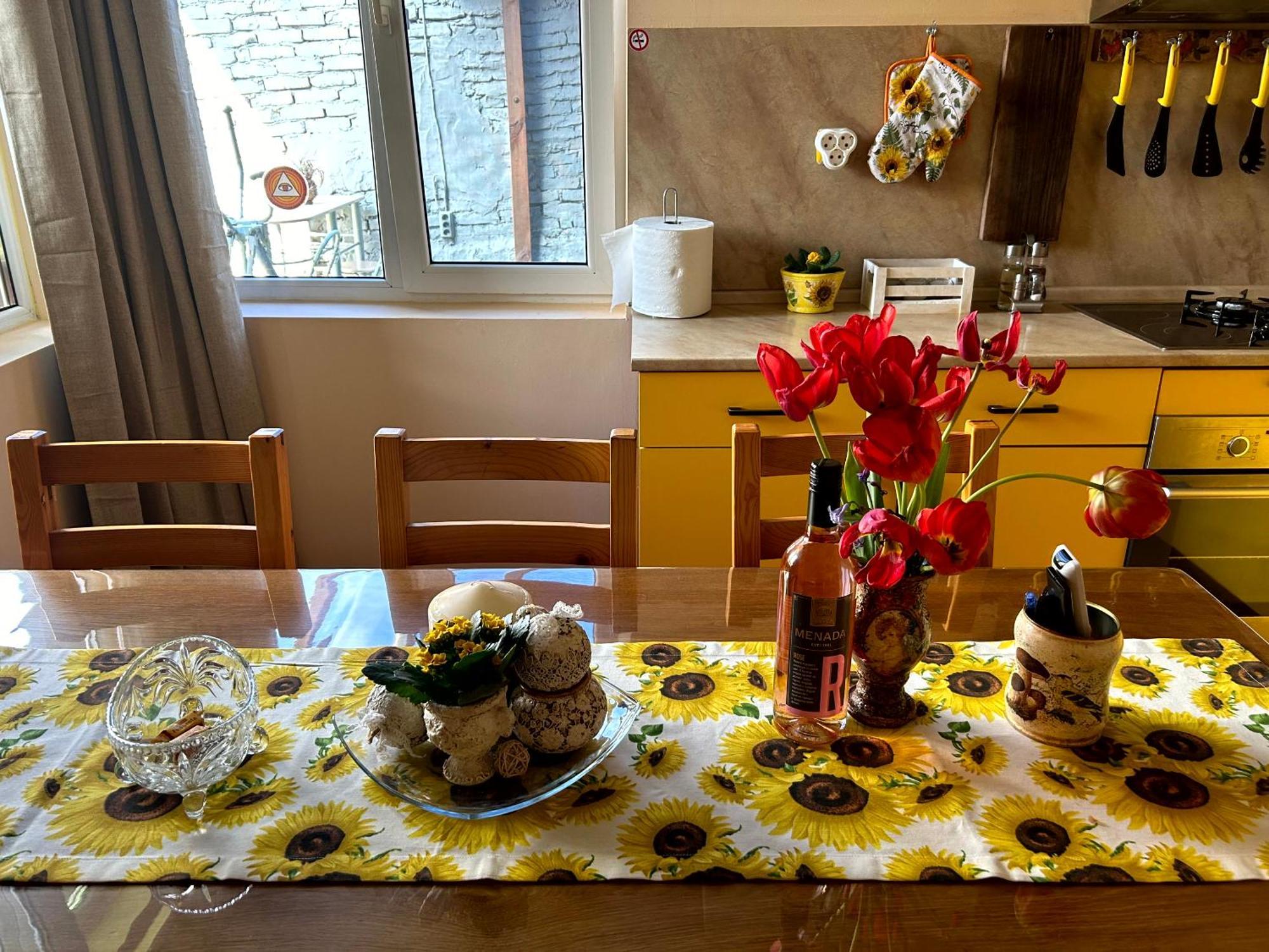 трапезица с безплатен паркинг двор и веранди Holiday home *