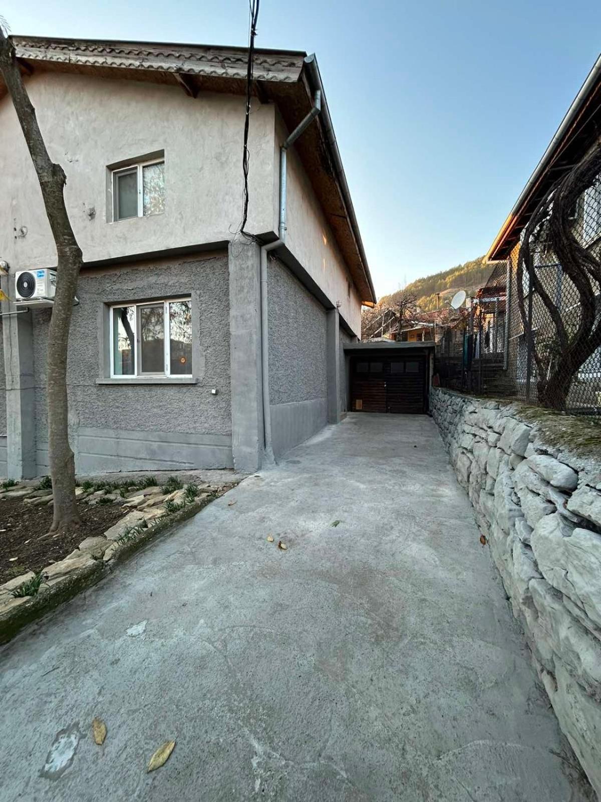 Holiday home трапезица с безплатен паркинг двор и веранди Veliko Tarnovo